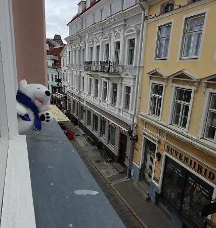 Cozy Apartment On The Town Hall Square Tallinn Extérieur photo