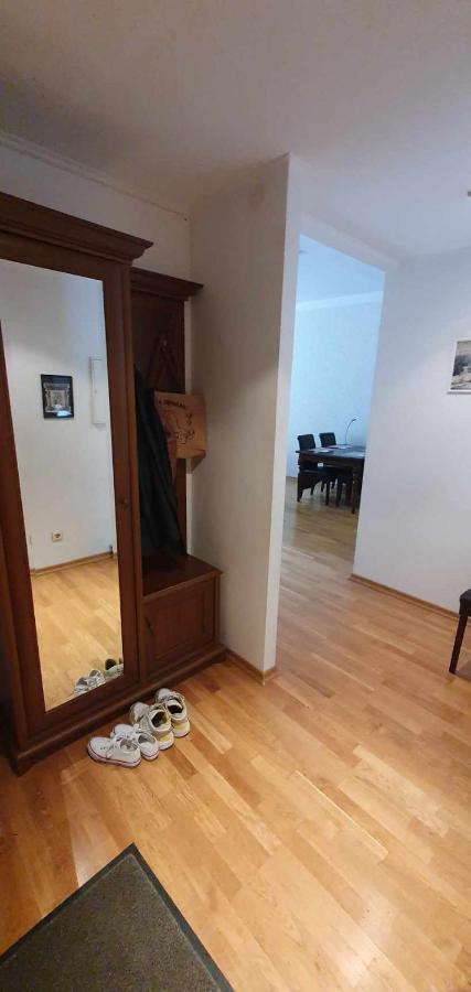 Cozy Apartment On The Town Hall Square Tallinn Extérieur photo