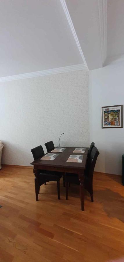 Cozy Apartment On The Town Hall Square Tallinn Extérieur photo